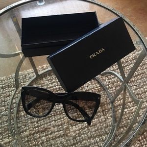 PRADA sunglasses 💋
